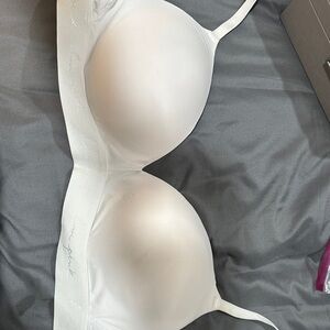 PINK Victoria's Secret White Bra